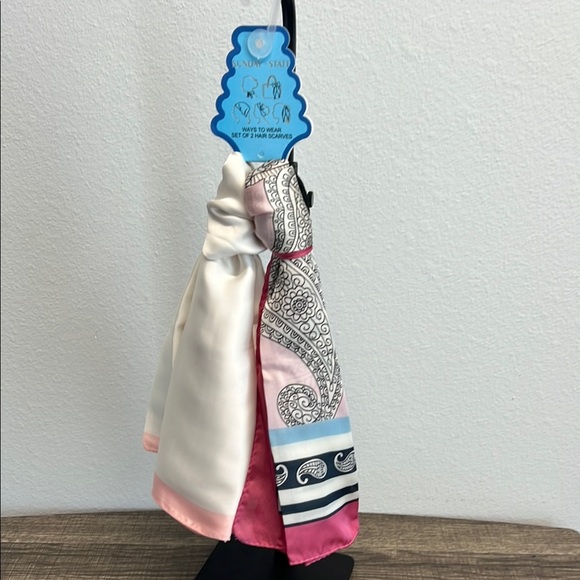 Sunday State | Pink, White & Paisley Scarf 💖 - Picture 5 of 5